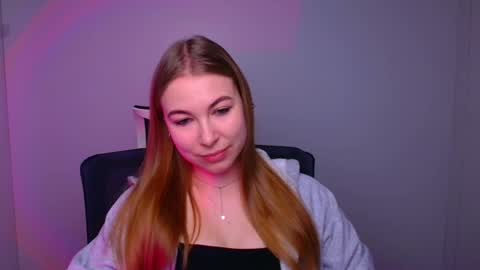 Snapshot of emilia_ilia chatting on February 2025 06:09:01 AM Emilia online show from February 2025 06:09:01 AM