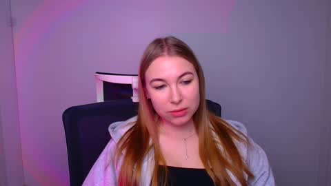 Snapshot of emilia_ilia chatting on February 2025 09:14:02 AM Emilia online show from February 2025 09:14:02 AM