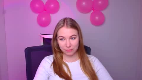 Snapshot of emilia_ilia chatting on February 2025 06:08:02 AM Emilia online show from February 2025 06:08:02 AM