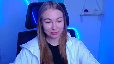 Emilia online show from December 2025 06:21:01 AM