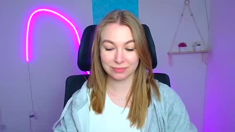 Emilia online show from March 2026 06:19:02 AM