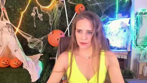 Snapshot of emiliabedy chatting on October 2025 09:08:02 AM Emilia Bedy online show from October 2025 09:08:02 AM