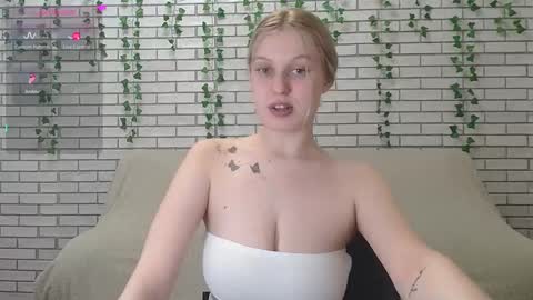 Amili online show from February 2025 12:22:02 PM