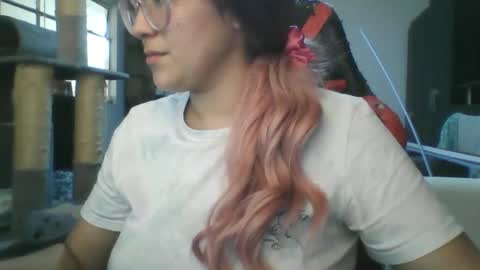 emiliahoney online show from December 2025 06:59:02 PM