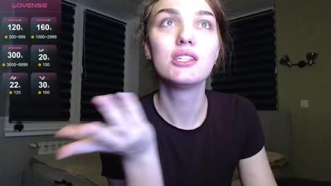 Snapshot of emiliarhodes chatting on October 2025 10:54:02 PM Emi online show from October 2025 10:54:02 PM