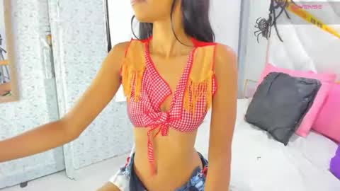 Snapshot of emilibonnie chatting on October 2025 02:22:02 AM emilibonnie online show from October 2025 02:22:02 AM