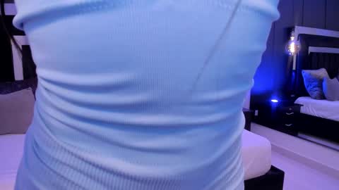 Emillie online show from October 2025 10:07:01 PM