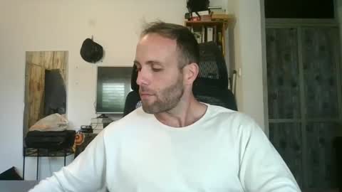 EmilioZem8 online show from January 2025 12:07:02 PM