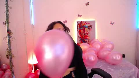 Emili Russo online show from October 2025 08:00:02 PM