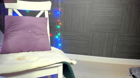 Snapshot of emiliyaqueen chatting on December 2024 08:55:02 AM Emiliya online show from December 2024 08:55:02 AM