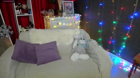 Snapshot of emiliyaqueen chatting on December 2024 01:57:02 AM Emiliya online show from December 2024 01:57:02 AM