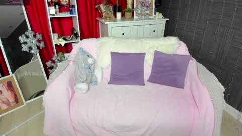 Snapshot of emiliyaqueen chatting on January 2025 01:13:02 AM Emiliya online show from January 2025 01:13:02 AM