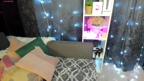 Snapshot of emiliyaqueen chatting on February 2025 02:14:02 AM Emiliya online show from February 2025 02:14:02 AM