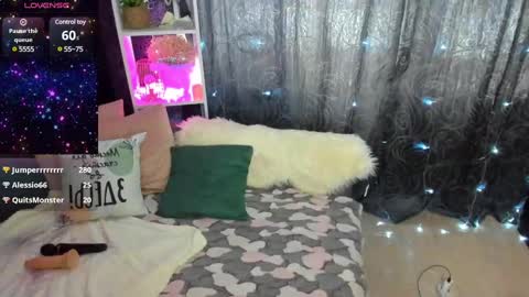 Snapshot of emiliyaqueen chatting on February 2025 05:19:02 AM Emiliya online show from February 2025 05:19:02 AM