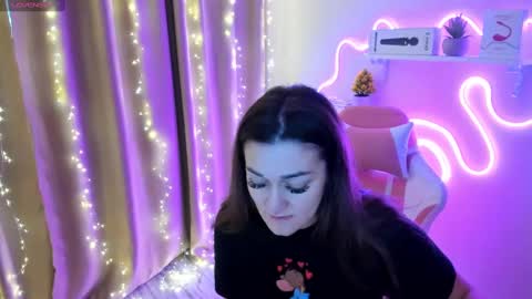 Snapshot of emiliyaqueen chatting on February 2025 01:57:02 AM Emiliya online show from February 2025 01:57:02 AM