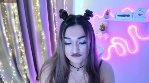 Snapshot of emiliyaqueen chatting on March 2025 08:33:02 AM Emiliya online show from March 2025 08:33:02 AM