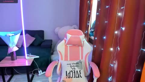 Emiliya online show from January 2026 04:47:01 AM