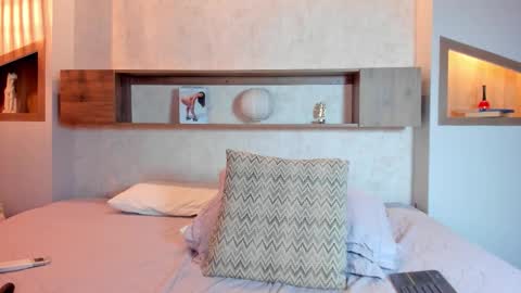 Emily Beaumont. online show from January 2026 07:11:01 PM