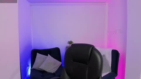 Snapshot of emilly_smith_1 chatting on September 2025 03:53:01 AM Emily online show from September 2025 03:53:01 AM