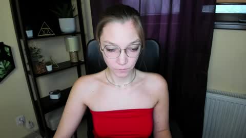 Emilly online show from March 2025 06:21:01 AM