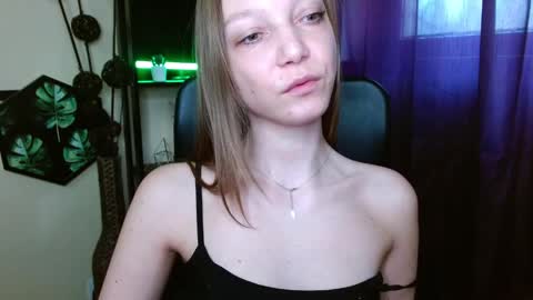 Emilly online show from April 2026 06:13:05 AM