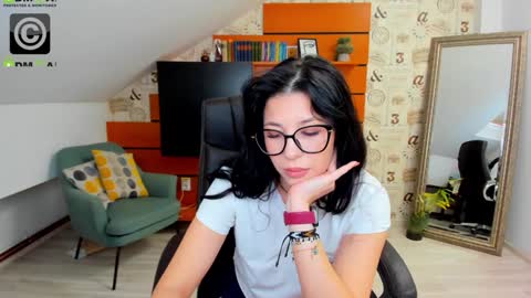 EmillyTaylor online show from February 2025 10:51:02 AM