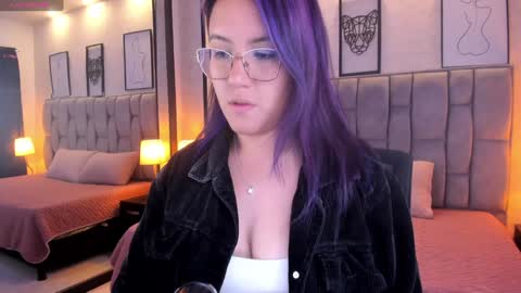 Emily online show from January 2025 07:11:02 AM