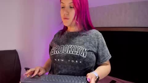 Emily online show from November 2025 11:01:02 AM