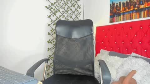 Emily online show from April 2026 01:06:02 PM