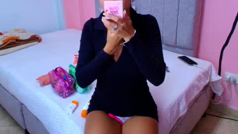 Snapshot of emily__parker__ chatting on October 2025 12:47:01 PM E M I L Y online show from October 2025 12:47:01 PM