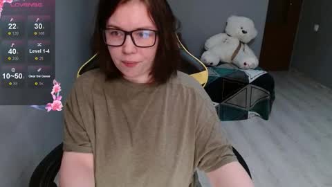 Emily 3 online show from November 2025 04:51:02 PM