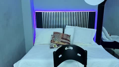              online show from October 2025 07:45:02 PM