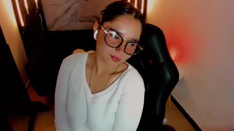 Emily Carter online show from September 2025 03:26:02 PM