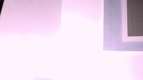 emily_castillo_1 online show from September 2025 04:00:01 AM