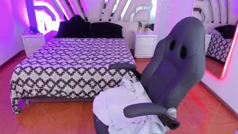 Emily online show from February 2025 10:34:01 AM