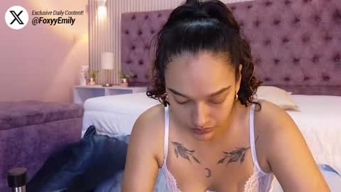 Emily online show from November 2025 07:06:01 PM