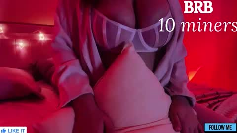 Snapshot of emily_gin chatting on November 2025 02:34:02 AM EMILY online show from November 2025 02:34:02 AM