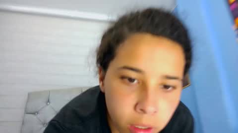 Emily jhon online show from September 2025 04:01:02 PM