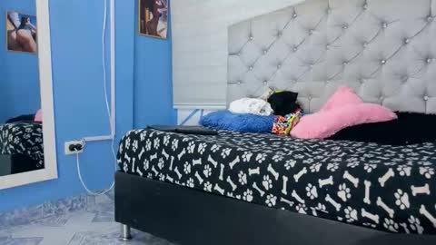 Emily jhon online show from October 2025 02:18:02 PM