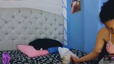 Emily jhon online show from November 2025 12:38:02 PM