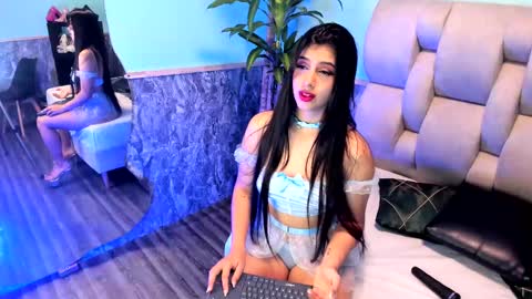 Snapshot of emily_jones3 chatting on February 2025 12:21:02 PM Emily online show from February 2025 12:21:02 PM