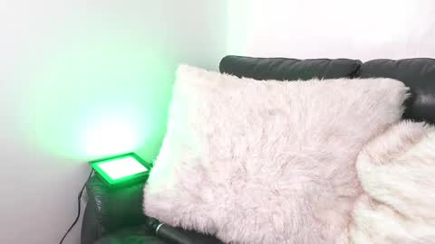 mily online show from April 2026 04:32:02 PM