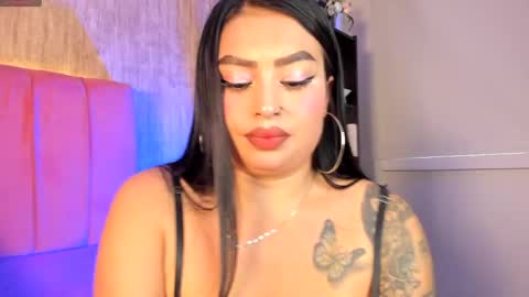 Snapshot of emily_klarence chatting on May 2026 07:33:01 PM Emily online show from May 2026 07:33:01 PM