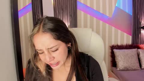 Emily online show from September 2025 02:43:01 PM