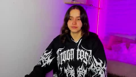 emily_lindey online show from November 2025 03:21:02 AM