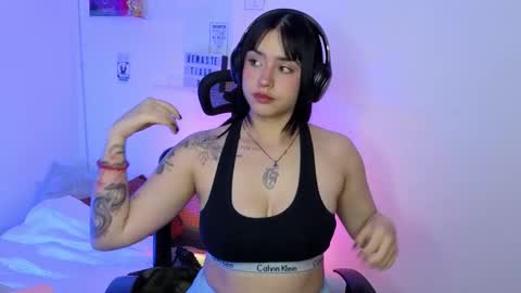 Emily Lindey online show from March 2026 07:19:01 AM