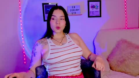 Snapshot of emily_lindey_ chatting on July 2026 06:27:01 AM Emily Lindey online show from July 2026 06:27:01 AM