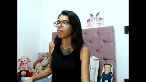 Snapshot of emily_loperaa chatting on December 2024 11:49:01 PM Emily online show from December 2024 11:49:01 PM