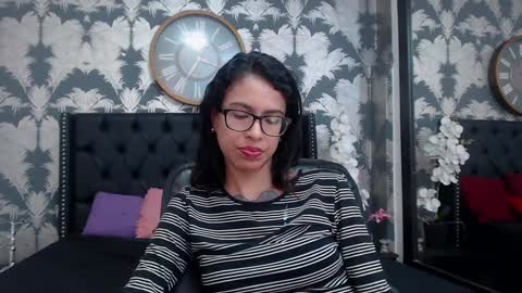 Snapshot of emily_loperaa chatting on January 2025 06:43:02 PM Emily online show from January 2025 06:43:02 PM