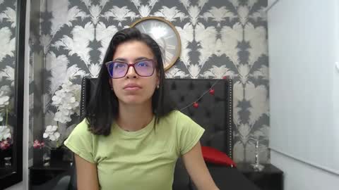 Snapshot of emily_loperaa chatting on March 2025 04:24:01 PM Emily online show from March 2025 04:24:01 PM